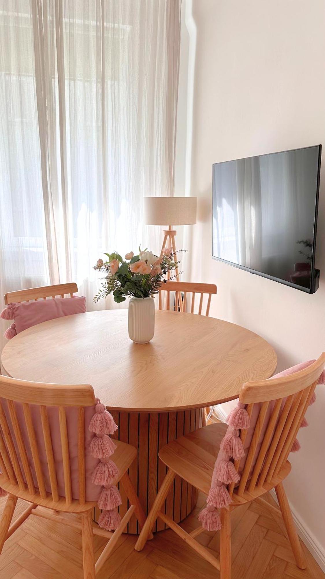 Cozy Apartment In Quiet Location, Fast Train Station 100M Away, Contactless Check-In เวียนนา ภายนอก รูปภาพ